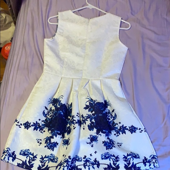 ❌SOLD❌White and Blue Floral Tea Dress - Picture 2 of 2